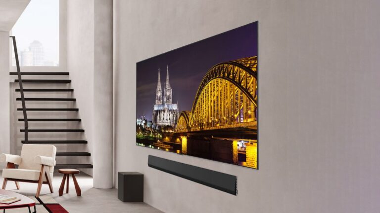 TCL C8K Mini-LED vs LG G5 Tandem OLED: Best TV Tech of 2025 Compared